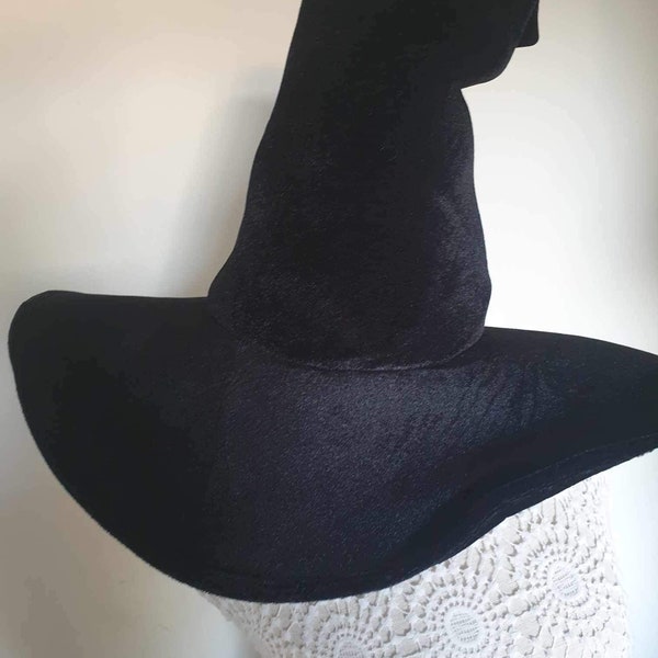 Déguisement d'Halloween chapeau noir sorcière avec armatures en velours