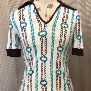 1970s St Michaels vintage chocolate and turquoise chain pattern t-shirt with collar image 3