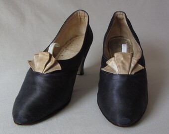 Original 1930s Vintage Dark Navy Satin shoe