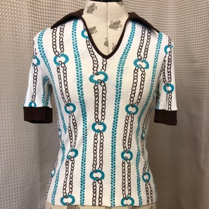 1970s St Michaels vintage chocolate and turquoise chain pattern t-shirt with collar image 1