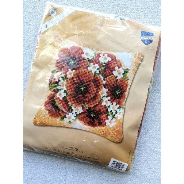 Vintage Vervaco Poppy Flower Pillow Needlepoint Kit Cross Stitch 16” x 16” NEW