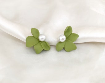 Green petal pearl clip on earrings, Green flower clip on stud earrings, Floral invisible clip on earrings