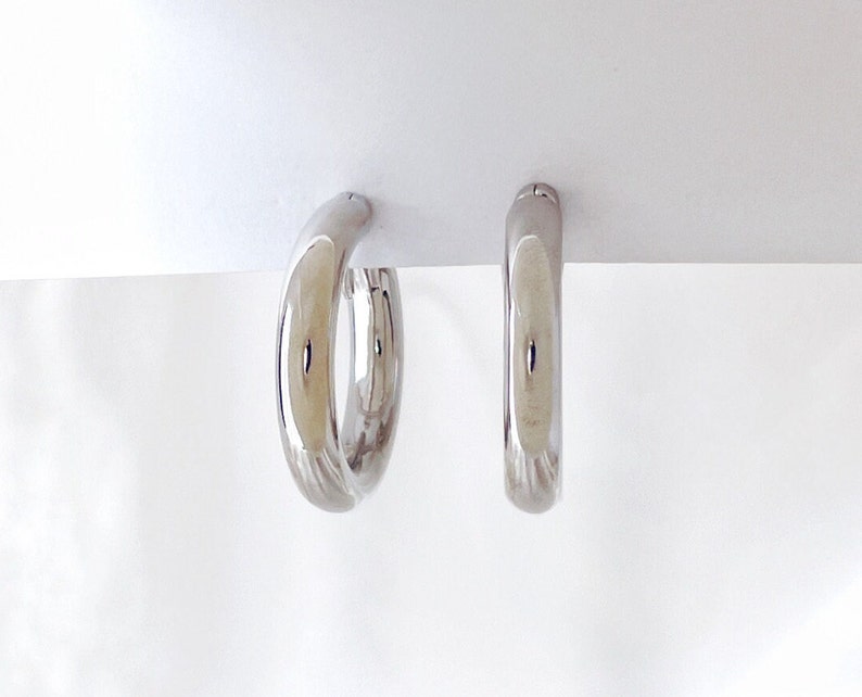Chunky sliver or gold hoops clip on earrings, Gold/silver 30mm 40mm hoop clip on earrings, Statement 5mm thick hoop clip on earrings Silver 30mm Diameter