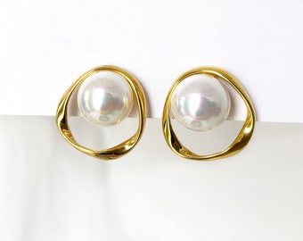 Dainty large pearl studs with gold circle, Gold twisted hoop with pearl clip on earrings, Minimalist earrings