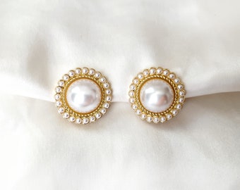 White pearl clip on studs, Vintage retro pearl clip on earrings, Classic large pearl clip on studs, Statement clip on earrings