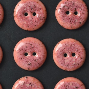 17-18 mm porcelain buttons strawberry yogurt