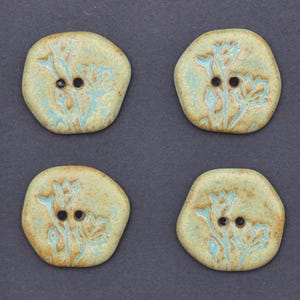 4pcs. 23 mm ceramic buttons poppy
