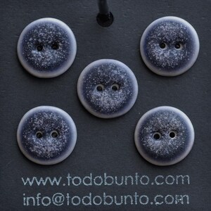 5pcs. 18 mm porcelain buttons dark lilac