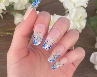 Blue Flower Garden Press-On Nails | Spring nails | Summer Nails | Flower nails | Accent nails