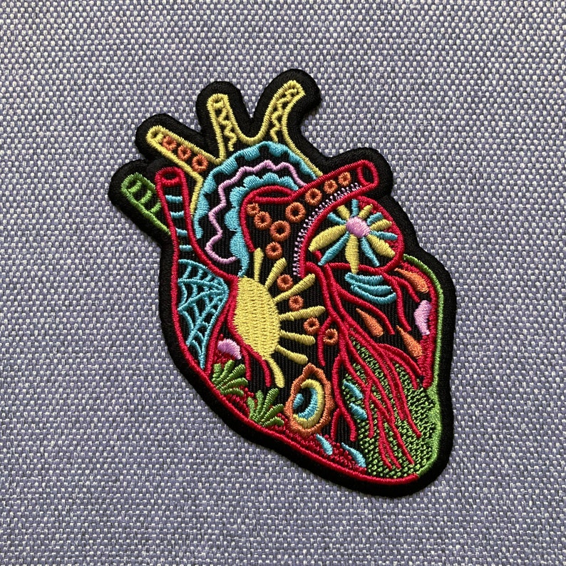 Urbanski Patch anatomisches Herz mit buntem Muster zum Aufbügeln 10 x 6 cm Aufnäher Applikation Bügelbild Bild 3