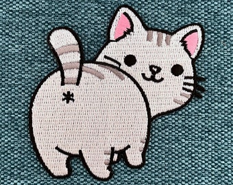 Urbanski Patch lustige süße Katze mit grauem Fell zum Aufbügeln 7 x 7,2 cm | Aufnäher Applikation Bügelbild…