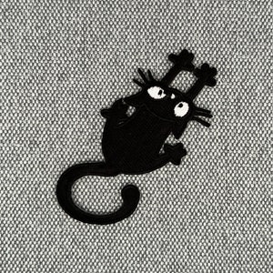 Urbanski Patch süße schwarze Katze kratzt und hält sich fest zum Aufbügeln 7,9 x 3,5 cm Aufnäher Applikation Bügelbild Bild 2