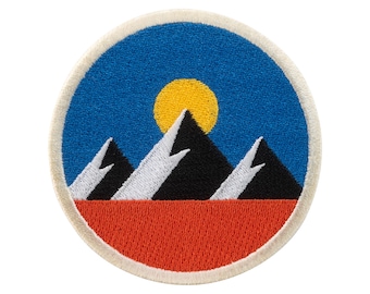 Urbanski Patch Never Stop Exploring Mountains under Yellow Sun Iron-on 6.9 x 6.9 cm | Patch Application Iron-on