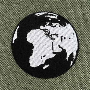 Urbanski Patch Earth Globe in Black White for ironing 7.3 x 7.3 cm | Patch Application Iron-On