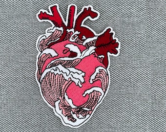 Urbanski Patch Mer Océan Vague Coeur Anatomique Rouge Thermocollant 10 x 7 cm | Image thermocollante pour application d'un patch