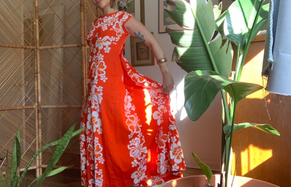 Vintage Groovy Floral Print Dress