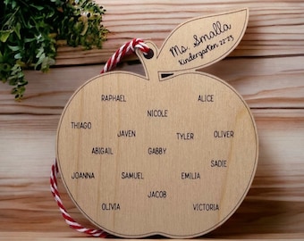 Personalized Apple Class List Ornament, Gift for Teacher Appreciation Day, End of year Gift for Teacher, Custom Teacher Thank You gift