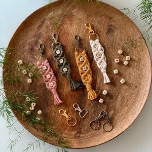 2 Stück Makramee Schlüsselanhänger - Boho Schlüsselband In Orange & Lila Für Ausweise & Schlüssel