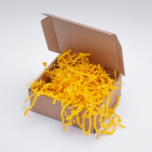 Shredded Paper Luxury 1kg Yellow Packaging for gift boxes, ZigZag Mailer filling, Hamper filler, Crinkle paper 4mm.