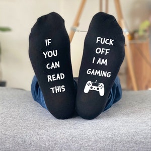 Gaming socks personalised gift - If You Can Read This F off i am gaming - Socks - Personalised Gift Any Text / Name - Socks