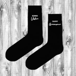 Personalisierte Hochzeitssocken Bräutigam, Bräutigam, Usher, bester Mann, Vater des Bräutigams - Jeder Text / Rolle / Name - Custom - Schwarze Socken