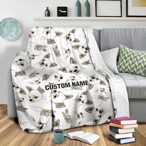 Custom Chihuahua Fleece Blanket: Personalized Dog Throw