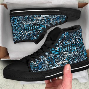 Notes de musique nom personnalisé baskets / notes de musique impression personnalisée baskets chaussures / musique chaussures hautes / cadeau pour mélomane