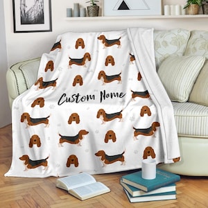 Basset Hound Fleece Blanket: Cozy Dog Throw