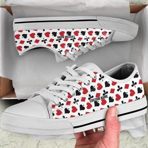 Cartes à jouer Baskets avec nom personnalisé / Chaussures basses de casino / Baskets basses de poker / Baskets imprimées personnalisées de casino / Cadeau pour amateur de poker