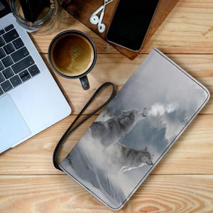 Cartera de mano Arctic Wolves para mujer, tipo sobre, con cremallera, pequeña de cuero y con estampado personalizado de lobos.