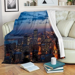 Chicago Skyline Fleece Blanket: Cozy Microfleece Throw