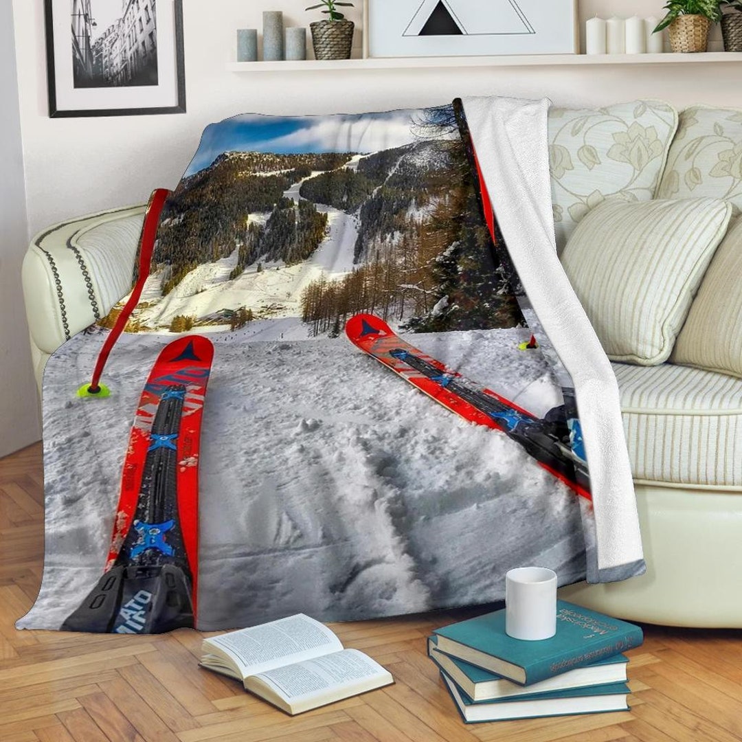 Skiing Blanket / Skis Throw Blanket / Alpine Skiing Fleece Blanket
