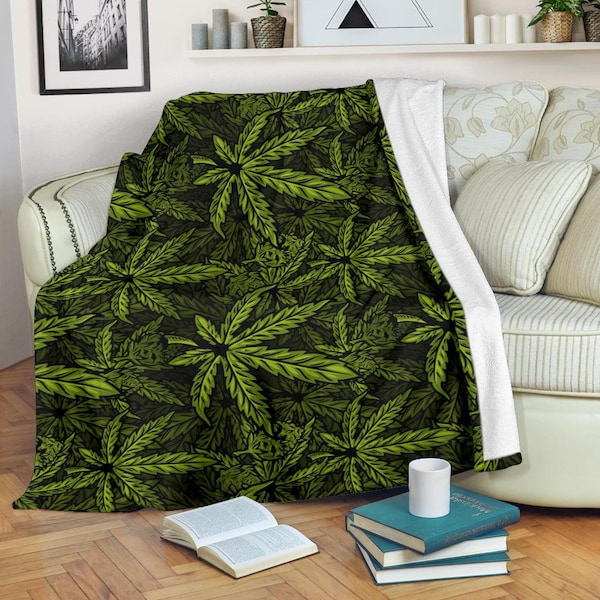 Marijuana Blanket / Cannabis print blanket / Plant print blanket / Grass blanket / Cosy blanket / Fleece blanket