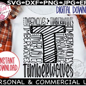 Op de afbeelding: Een wit t-shirt ontwerp met het woord "TIMBERWOLVES" in een vetgedrukte, zwarte letter. De letter "T" is prominent aanwezig met een gestreept patroon. Het ontwerp bevat de tekst "DIGITALE DOWNLOAD" en "DIRECTE DOWNLOAD".