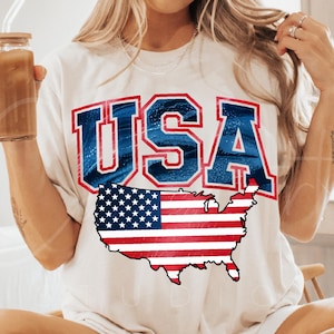 USA Karte mit Flagge PNG, Vaterländischen Sublimationsentwurf, 4. Juli USA Shirt Grafik, Amerikanische Flagge Varsity Schriftart PNG