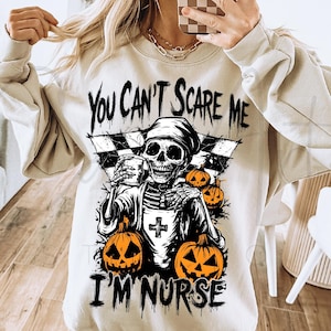 Halloween-verpleegster png, je kunt me niet bang maken ik ben verpleegster sublimatie shirtontwerp, retro grunge spookachtig skelet gezondheidszorgwerker humor afbeelding