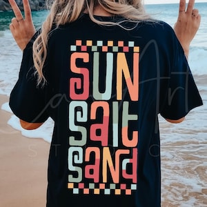 Arena, sal y sol PNG, diseño de sublimación de verano retro, ambiente playero PNG, frases playeras geniales PNG, descarga digital de camiseta costera pastel