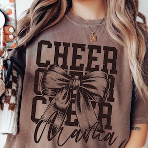 Jubeln Mama SVG Png, Cheerleader Mama SVG, Jubeln T-Shirt, Tasse SVG-Schnitt, Cricut oder Sublimationsdesigm, Team Spirint SVG, Fußball-Svg-Download