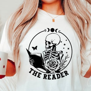 Der Leser Lesezeichen Png, Buchliebhaber Zeichen, Buchklub, Bücherwurm Zeichen, Skelett Lesebuch Zeichen, Nur noch ein Kapitel Zeichen Schnitt, Cricut, Sublimation
