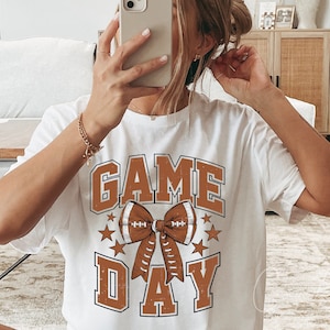 Día de juego retro Png, diseños de sublimación de camisetas con vibraciones de fútbol Png, mamá de fútbol Png, temporada de deportes de otoño Png, descarga digital Touchdown Png