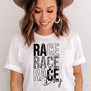 Distressed Race Day Svg Png, Grunge Race Shirt Design Racing Mom Svg Cut-bestand voor Cricut Silhouette Eps Dxf Pdf Craft Machine-bestanden downloaden