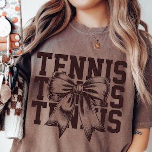 Tennis-Svg-Png, gestapelte Tennis-Kokette Bogen-Svg Distressed Sublimations-T-Shirt Becher Design digitale Datei Instant Download Vintage Clipart