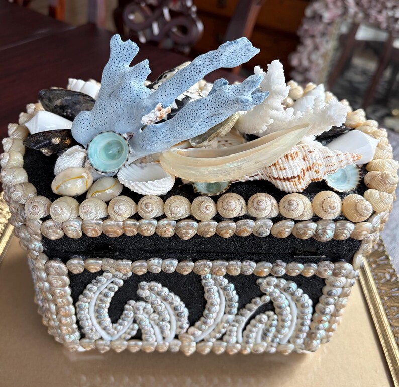 Custom Seashell Jewelry Box, Seashell Art, Decorative Box, Shell Art ...