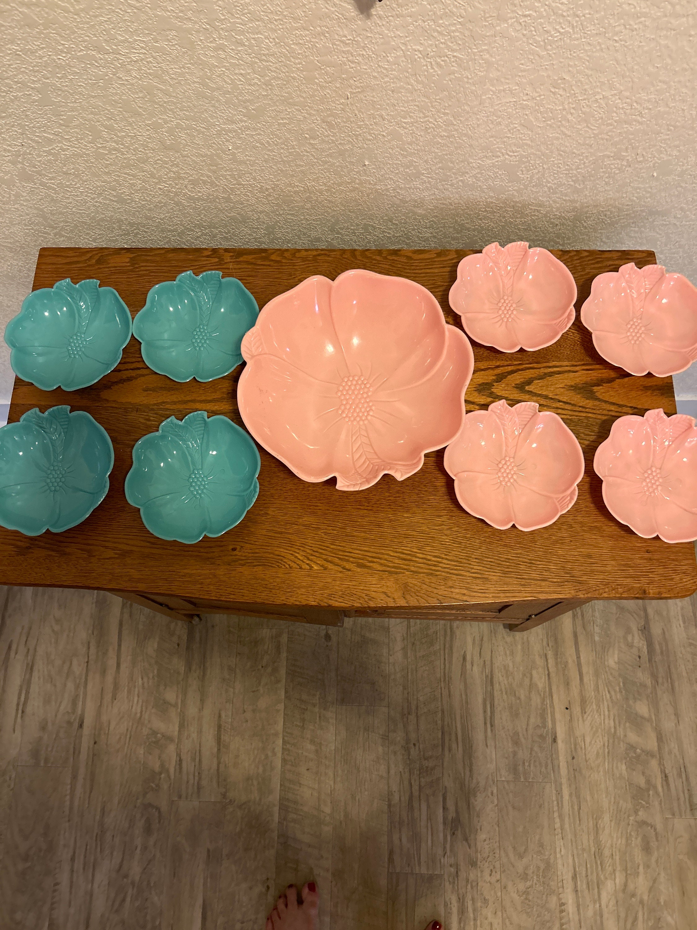 VTG 1950’s Hofman Pink and turquoise hibiscus salad bowl set