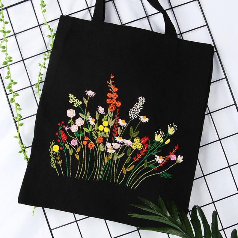 Hand Embroidery Wildflower Canvas Bag Kit, Modern Flower Embroidery Tote Bag  Kit for Beginners, DIY Needlework Craft Kit for Adults 