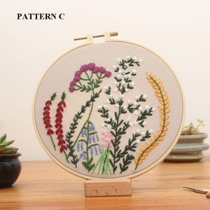 Embroidery Kit For Beginner floral Modern Embroidery Kit with Pattern Flowers Embroidery kit, Needlepoint kits Kits DIY embroidery set Pattern C