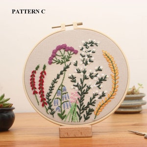 Easy Embroidery Kit Beginner, Modern floral Plant hand Embroidery Kit, Needlepoint Kit, DIY Craft Kit, Crewel embroidery, DIY embroidery set Pattern C (T44)