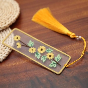 Transparent Bookmark Embroidery Kit For Beginner, hand Embroidery Kit, Modern Flowers Embroidery Full Kit, needlepoint kit, DIY Craft Kit Pattern E