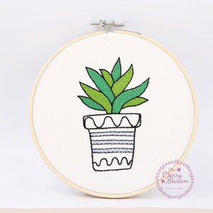 Embroidery Kit For Beginner floral, Beginner Embroidery Kit, cross stitch, Flowers Embroidery Full Kit with Needlepoint Hoop, DIY Craft Kit