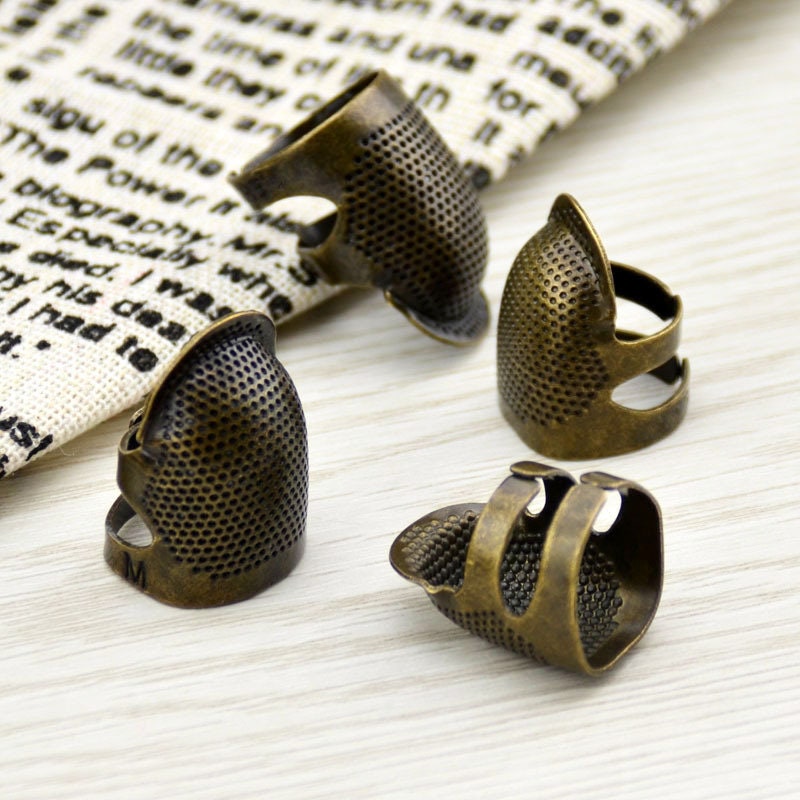 Sewing Thimble Finger Protector Retro Handwork Sewing Thimble Embroidery  Needlework Metal Brass Sewing Thimble Sewing Tools Accessories 